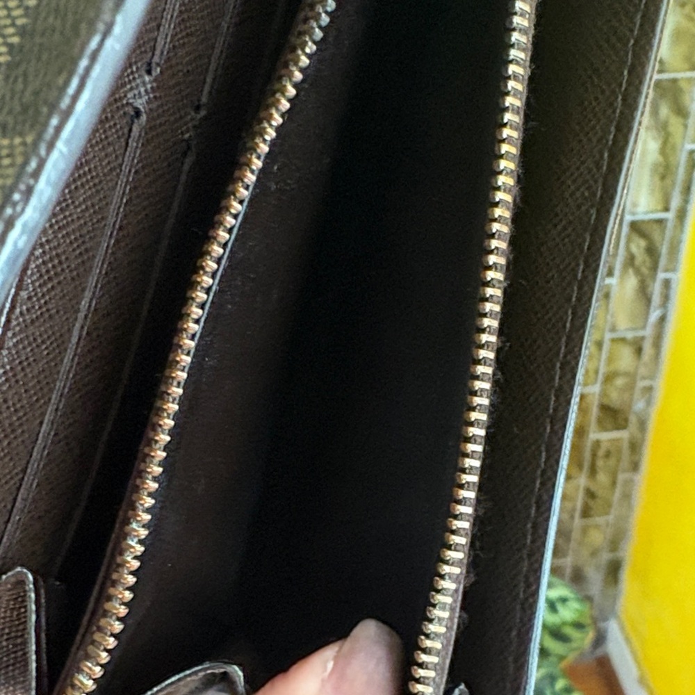 Louis Vuitton Wallet with Button Closure - Picture 10 of 13